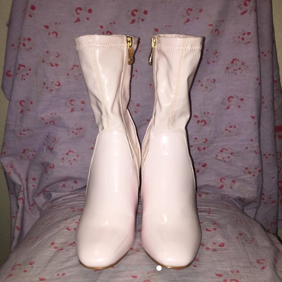 Pink latex booties - Picture 4 of 4